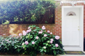 Comfy Whole Unit, Private Entrance, Free Parking, Minutes to Georgetown